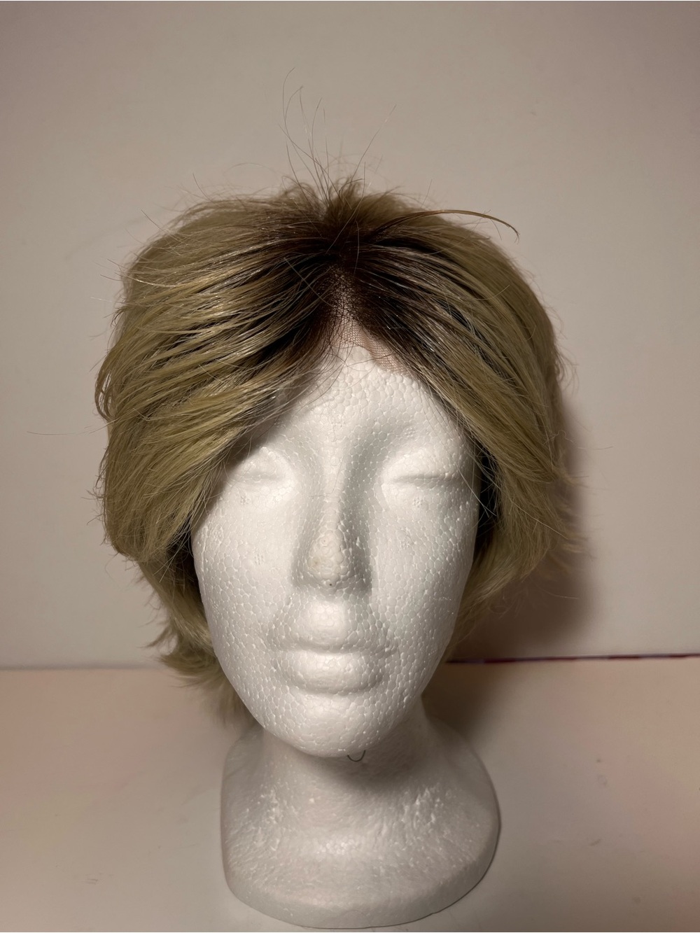 Short Layered Women's Wig in Light Ash Blonde -